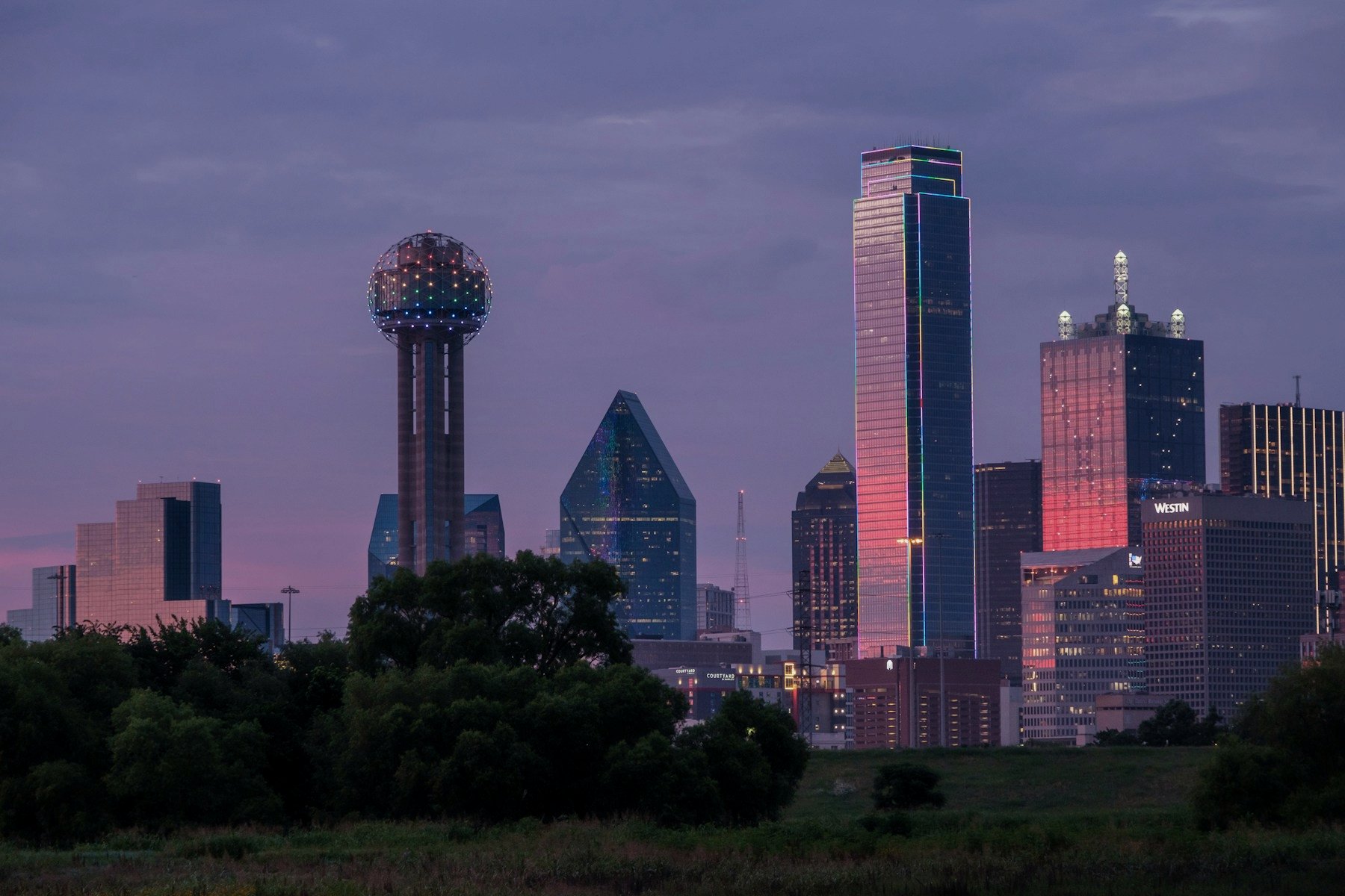 The Dallas skyline at dusk, with Reunion Tower